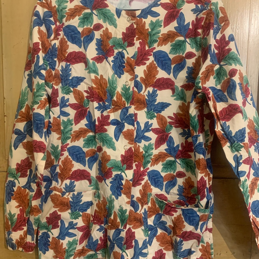 Colorful Leaf Print Scrub Jacket